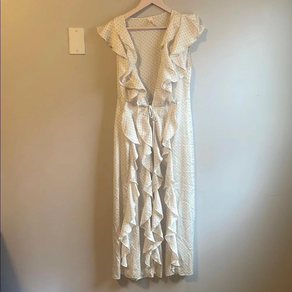 Elegant Cream Ruffle Robe - Picture 1 of 4